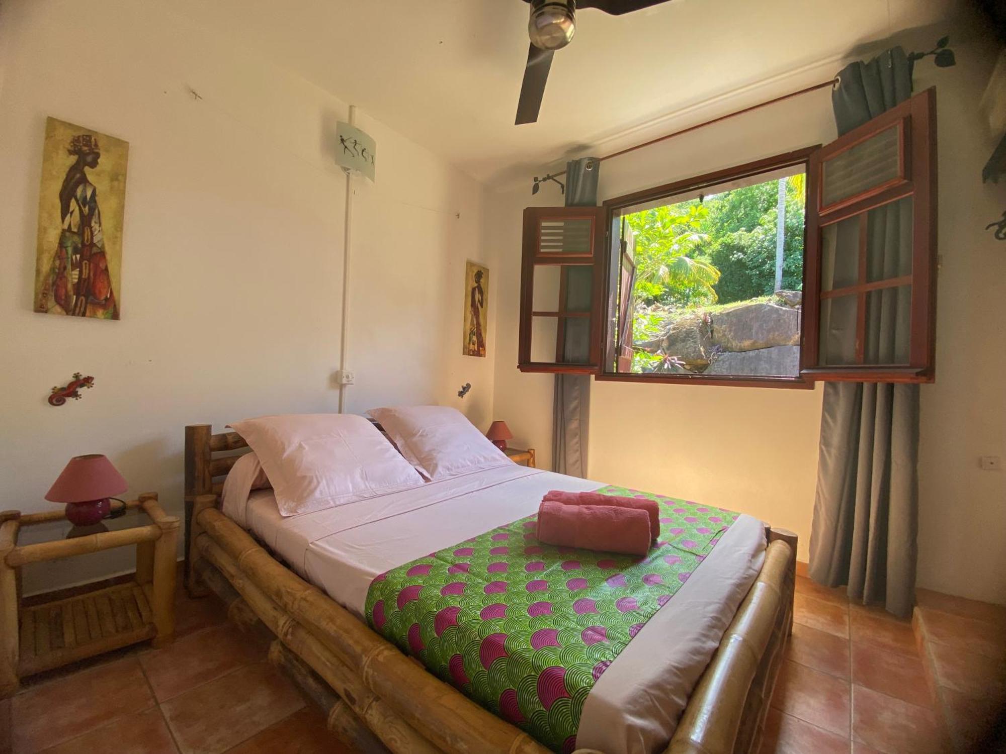 Yekrik-yekrak - Vue Exceptionnelle Sur La Des Caraibes Deshaies